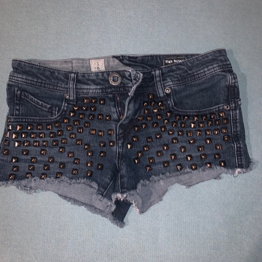 SUPER CUTE STUDDED SHORTS